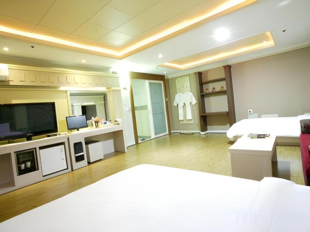 Hotel Head-One Uijeongbu Exterior photo