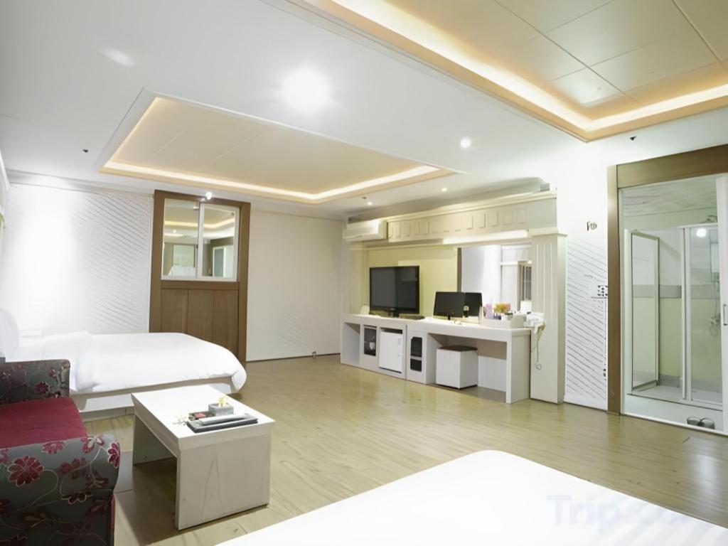 Hotel Head-One Uijeongbu Exterior photo